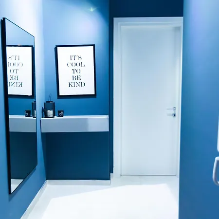 Apartment Barrikada Street Modern App - The Nest